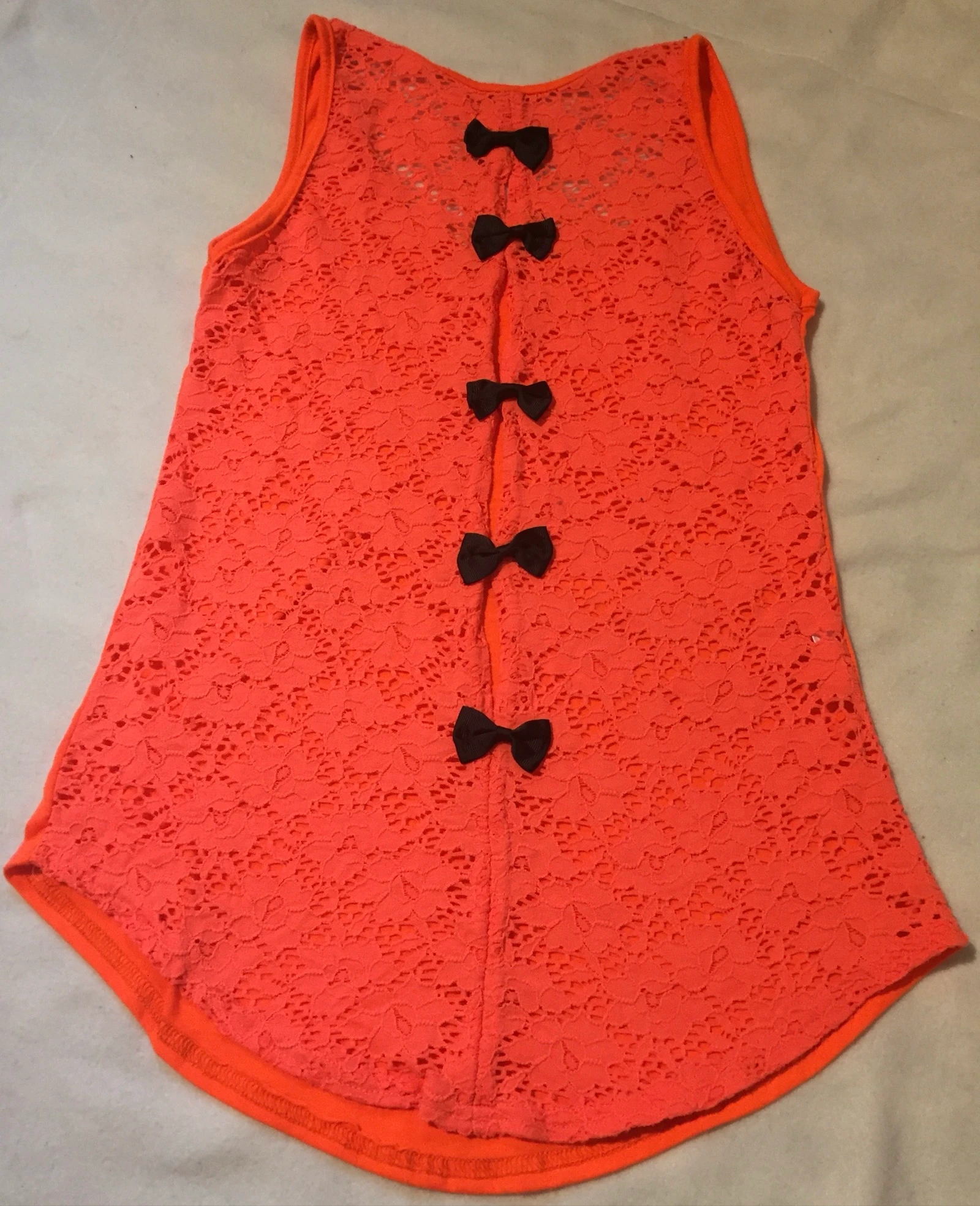 T-shirt tamanho P com efeito de renda nas costas – photo 2